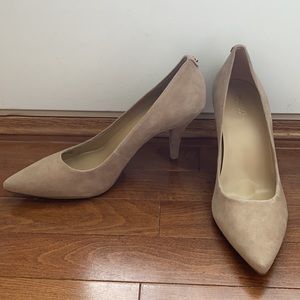 MICHAEL Michael Kors Nude Beige Suede Pump